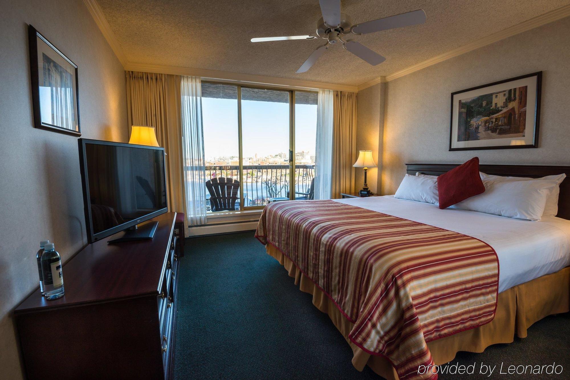 Harbour Towers Hotel & Suites Victoria Exterior foto